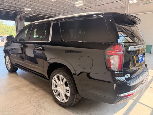 Used 2024 Chevrolet Suburban High Country AWD/4WD image 6
