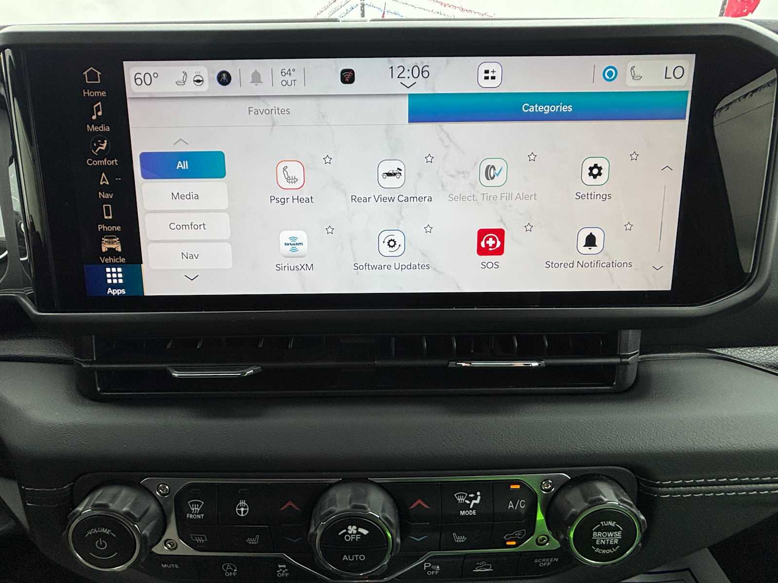 Used 2025 Jeep Wrangler Sahara image 43