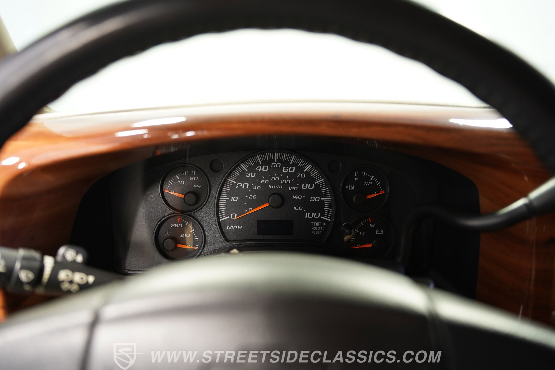 Used 2006 Chevrolet Express 1500 w/ Preferred Equipment Group image 39