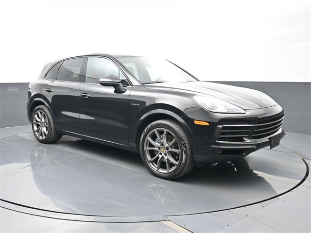 Certified 2023 Porsche Cayenne Platinum Edition image 25