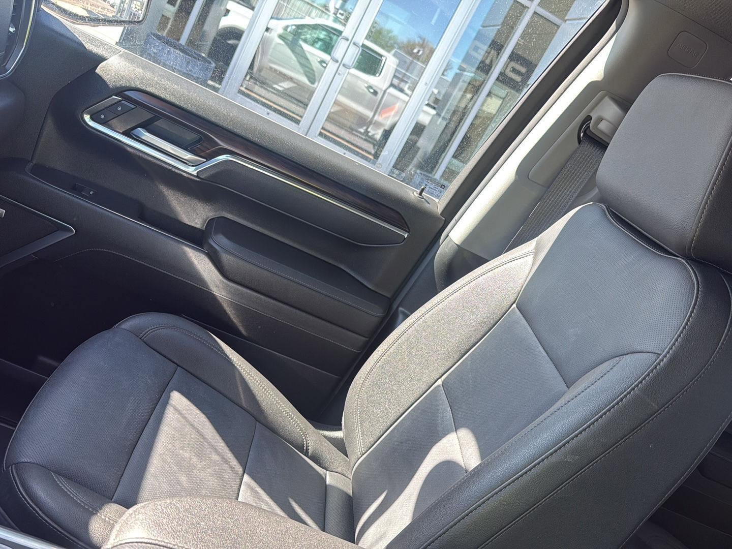 Used 2024 GMC Sierra 1500 SLT w/ SLT Premium Plus Package AWD/4WD image 29