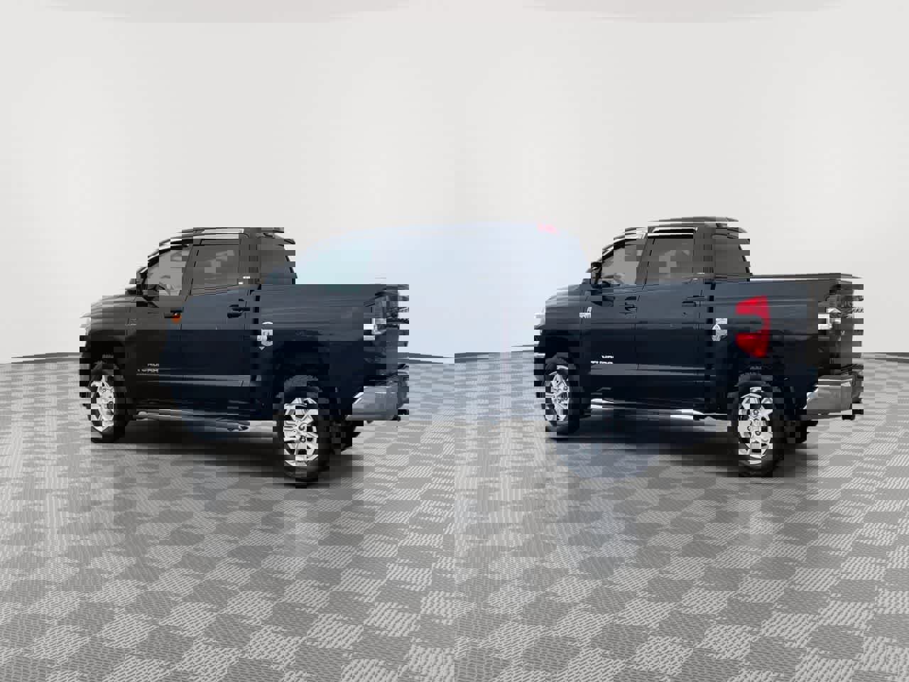 Used 2015 Toyota Tundra SR5 w/ SR5 Upgrade Package image 6