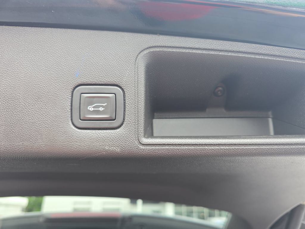Certified 2019 GMC Terrain Denali w/ Advanced Safety Package AWD/4WD image 14