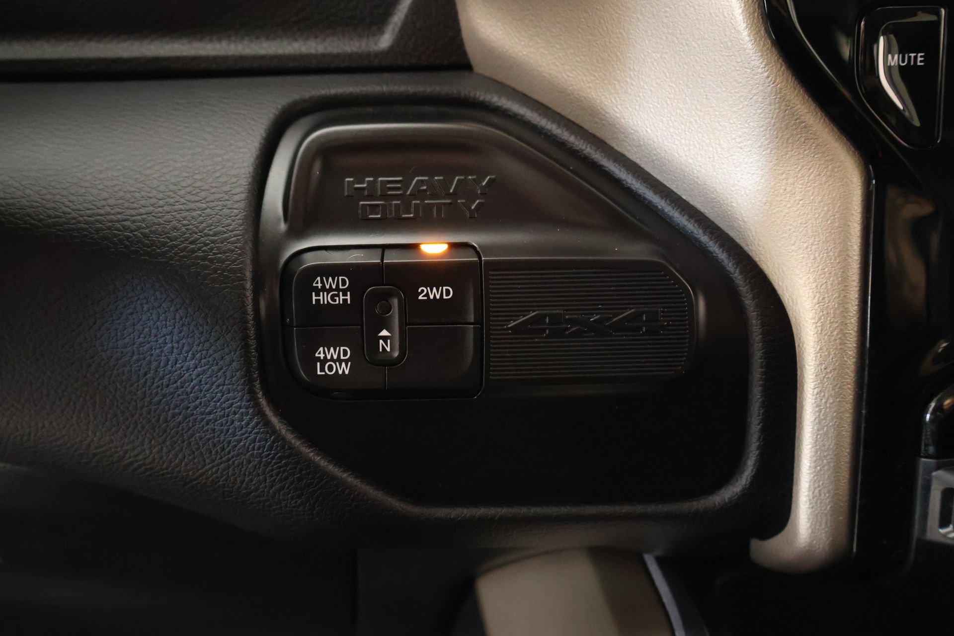 Used 2022 RAM 3500 Laramie AWD/4WD image 9