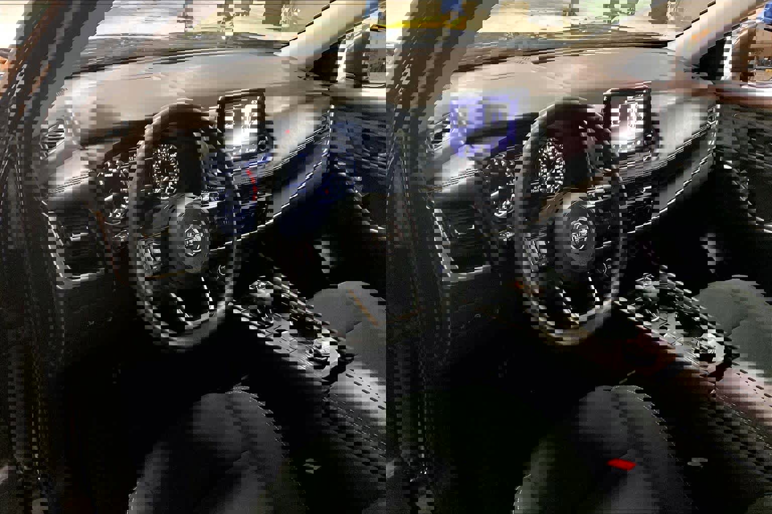 Used 2023 Nissan Rogue S image 17