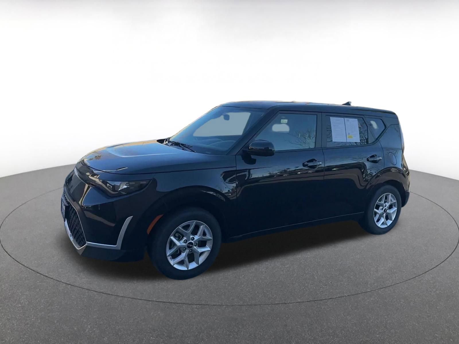 Used 2025 Kia Soul LX w/ LX Technology Package image 8