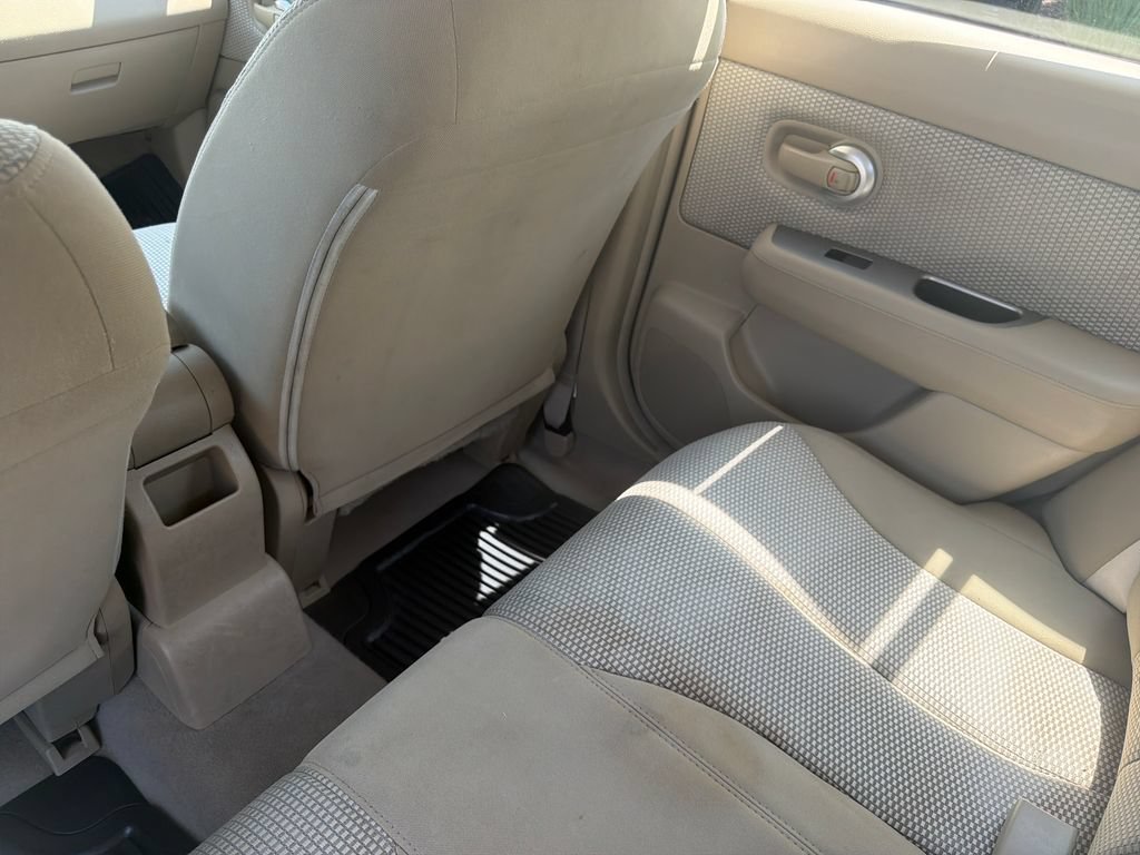 Used 2007 Nissan Versa Hatchback w/ Convenience Pkg FWD image 33