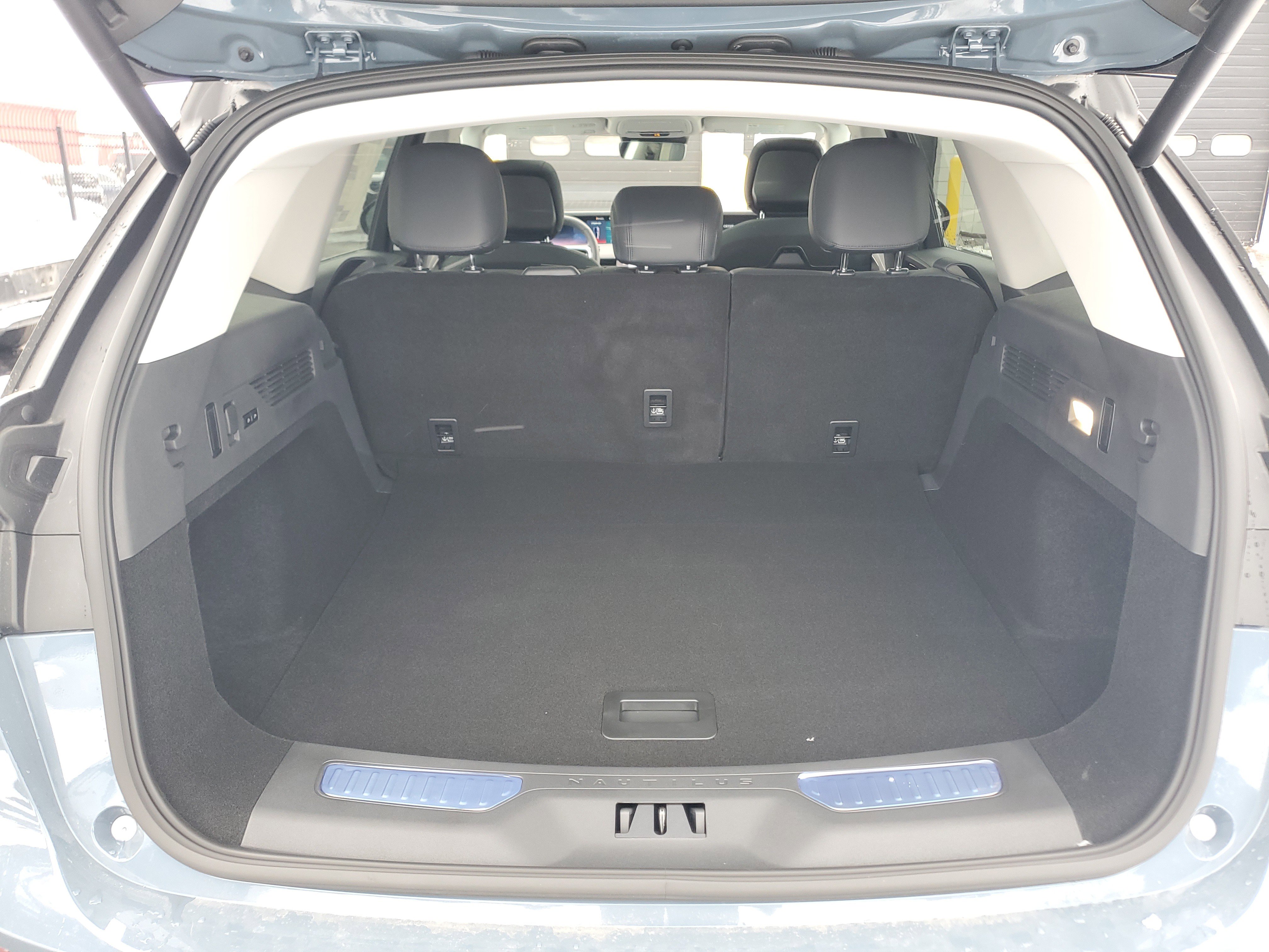 New 2026 Lincoln Nautilus Reserve w/ Jet Appearance Package image 32