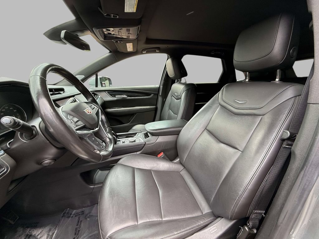 Used 2023 Cadillac XT5 Premium Luxury AWD/4WD image 2