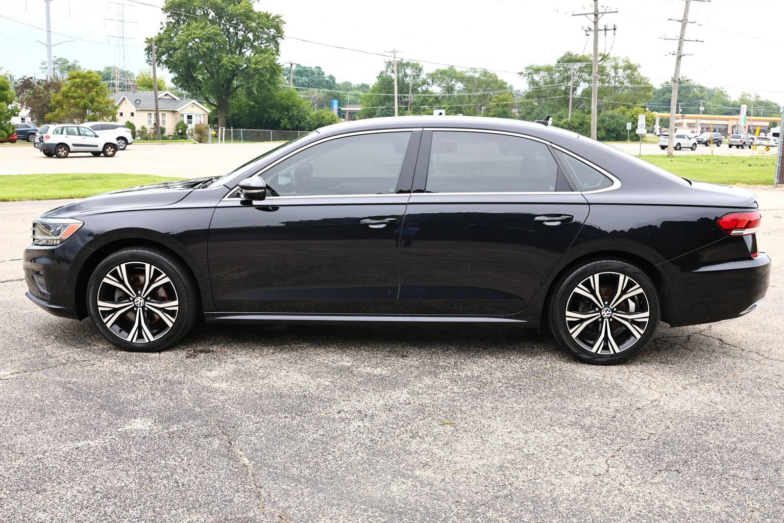 Used 2021 Volkswagen Passat 2.0T SE FWD image 8