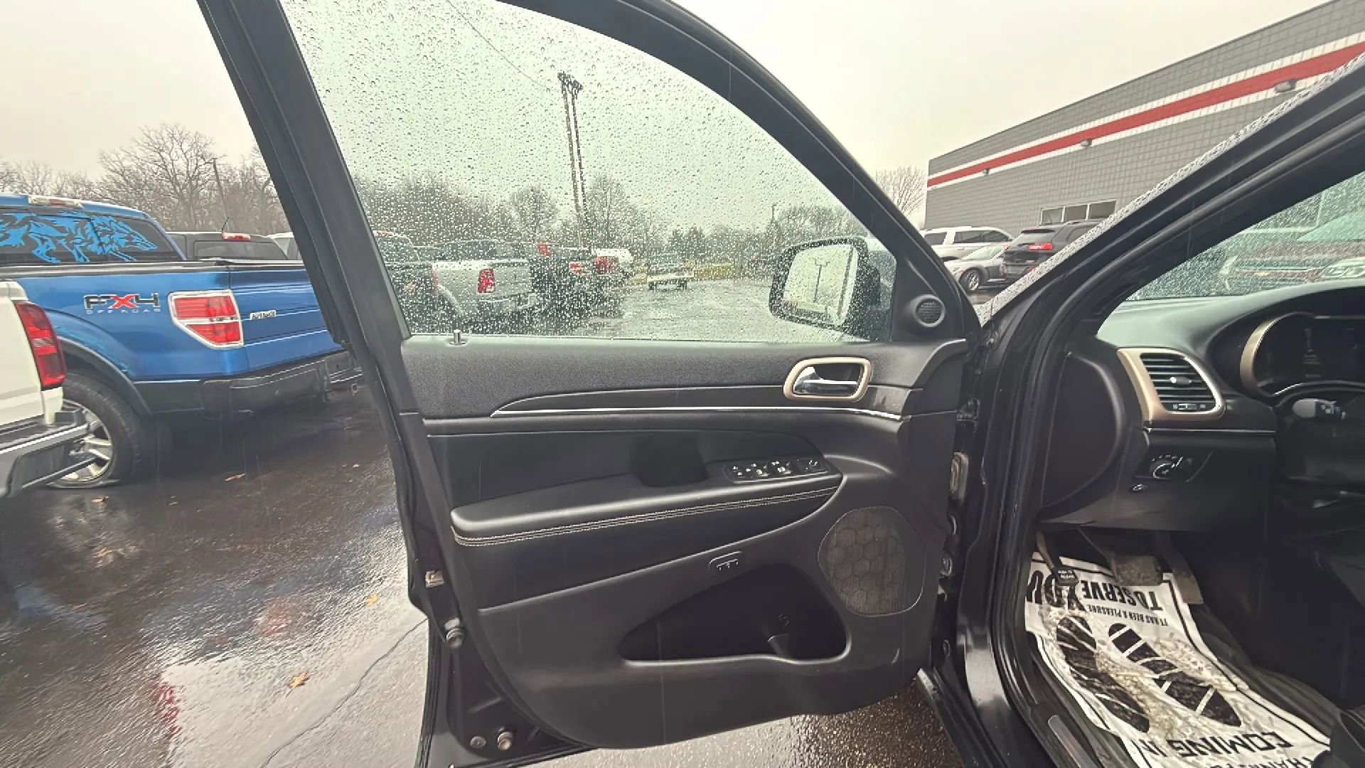 Used 2015 Jeep Grand Cherokee Limited image 9