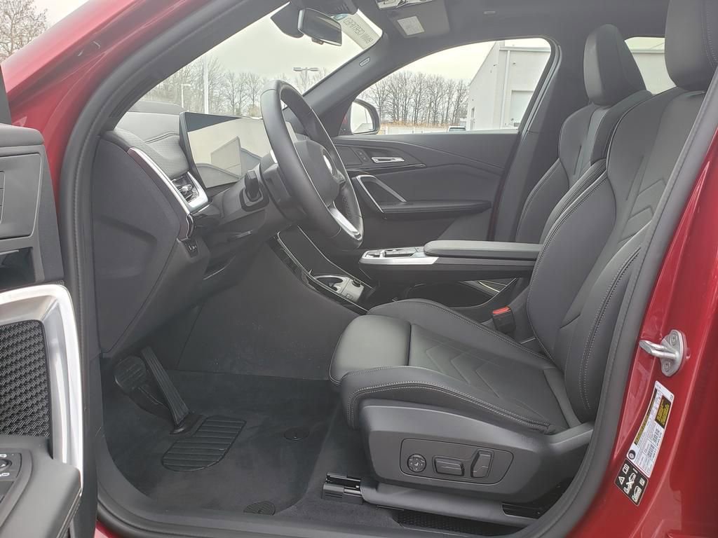 Certified 2025 BMW X2 xDrive28i AWD/4WD image 26