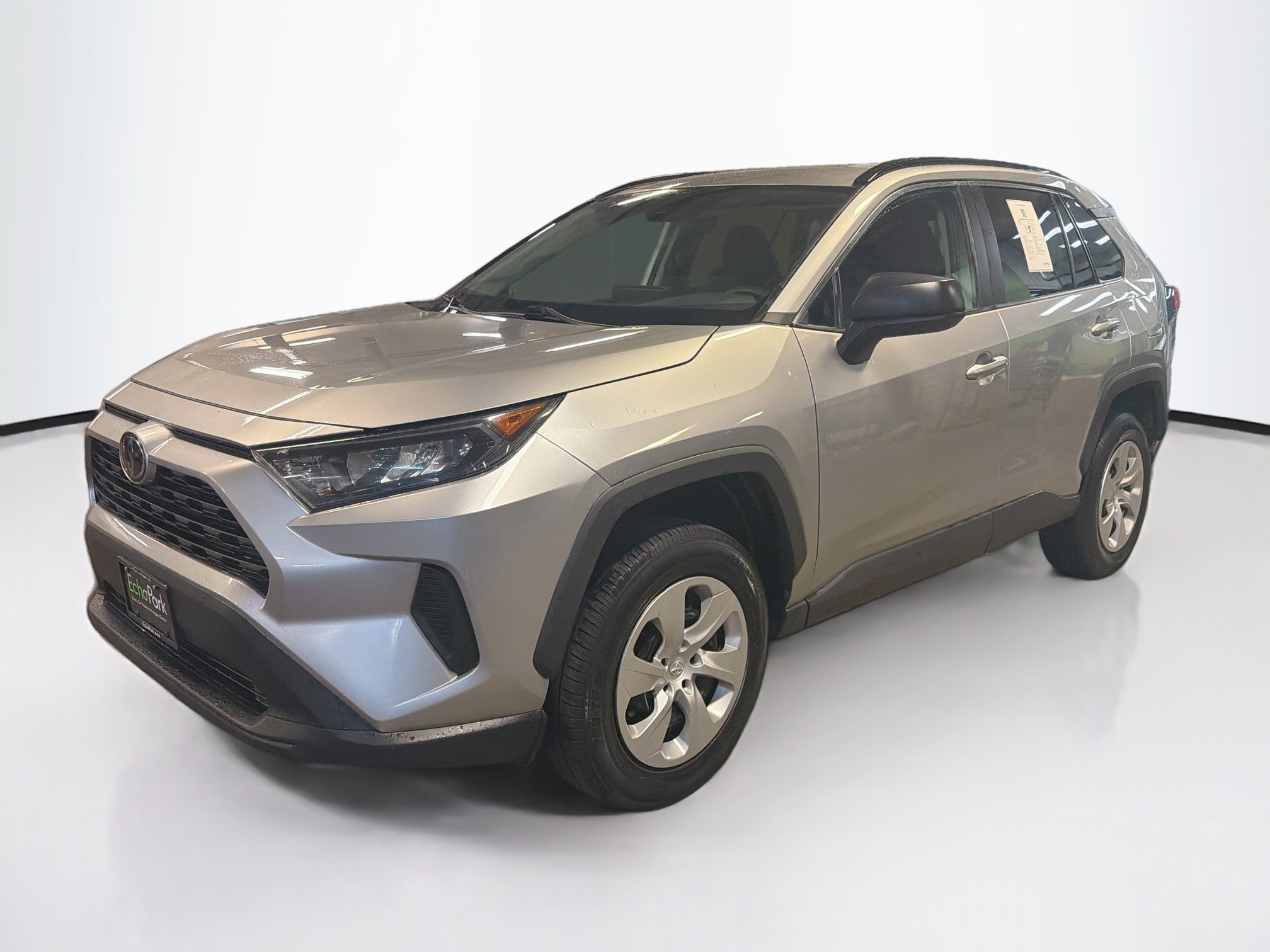 Used 2019 Toyota RAV4 LE AWD/4WD image 3