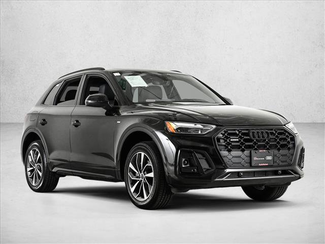 Certified 2024 Audi Q5 2.0T Premium w/ Summer of Audi Package AWD/4WD image 3