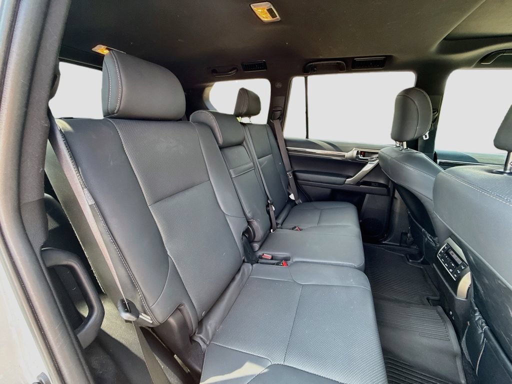 Used 2023 Lexus GX 460 Premium w/ Premium Package AWD/4WD image 32