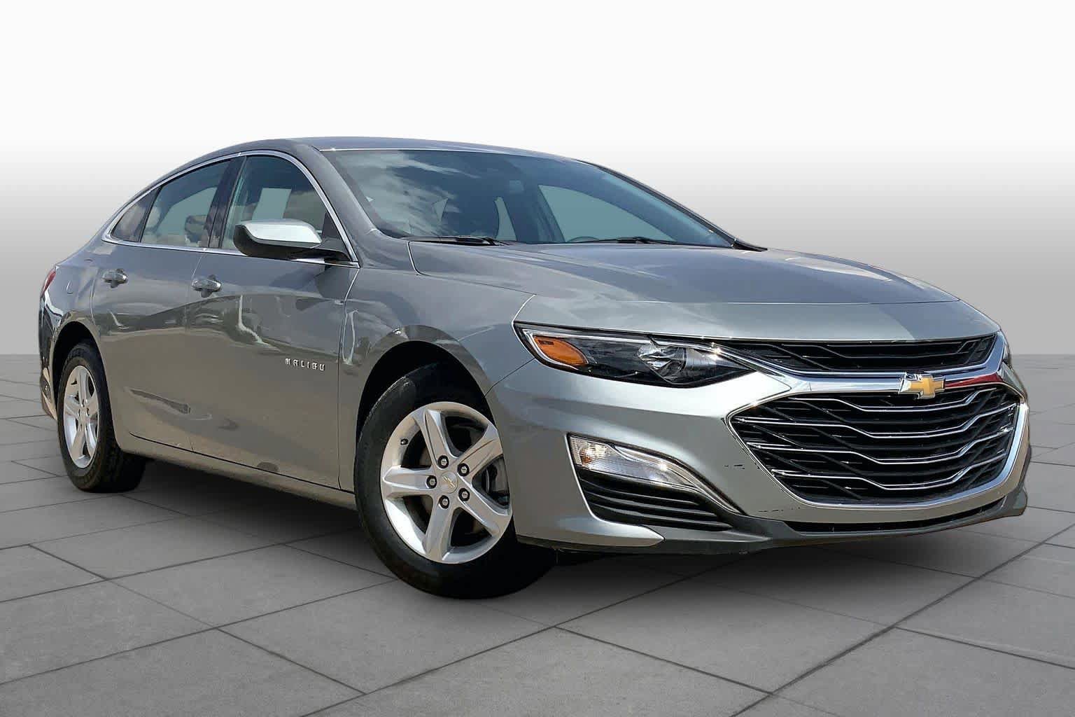 Used 2025 Chevrolet Malibu LS FWD image 3