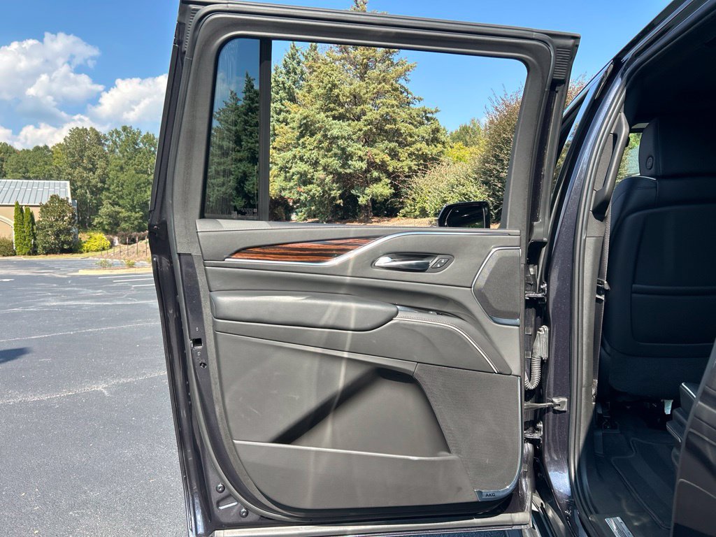 Used 2022 Cadillac Escalade ESV Premium Luxury AWD/4WD image 60