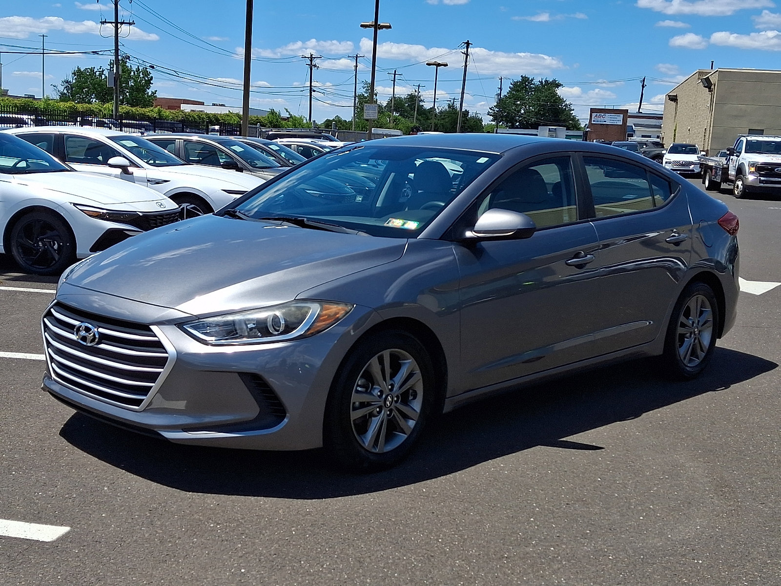 Used 2018 Hyundai Elantra SEL w/ Cargo Package FWD image 3