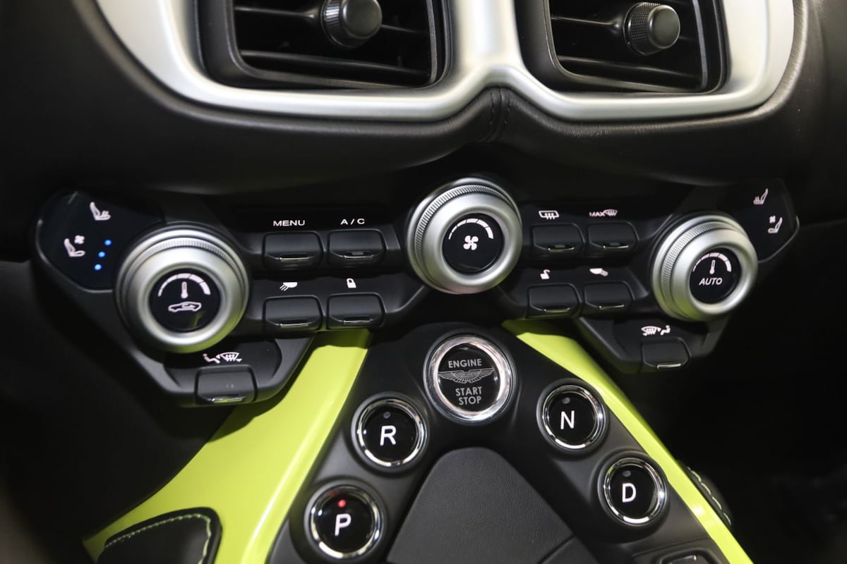Used 2019 Aston Martin V8 Vantage Coupe RWD image 41