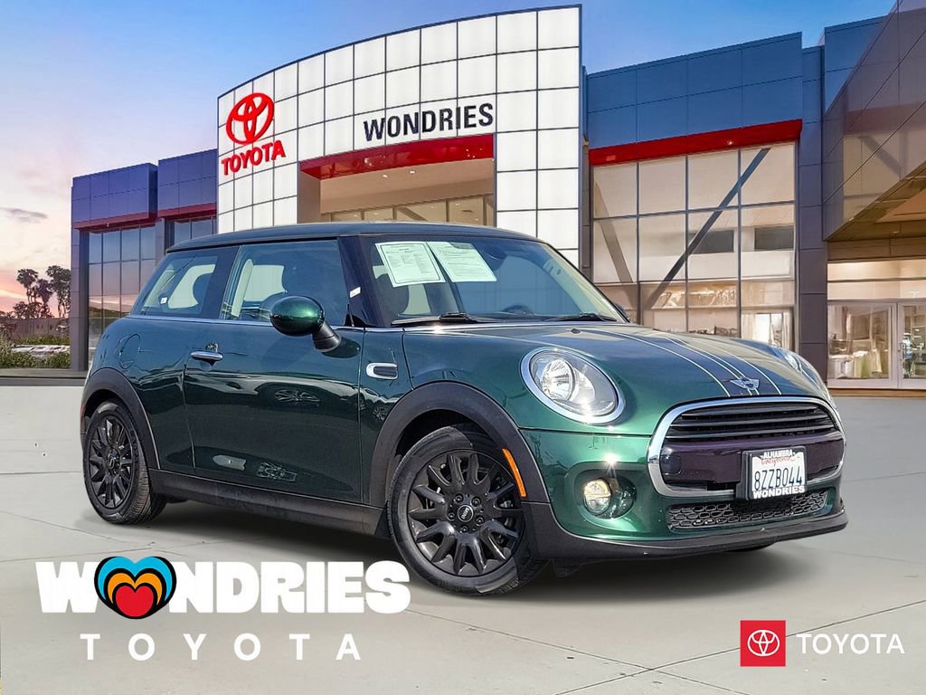 Used 2018 MINI Cooper 2-Door Hardtop image 1