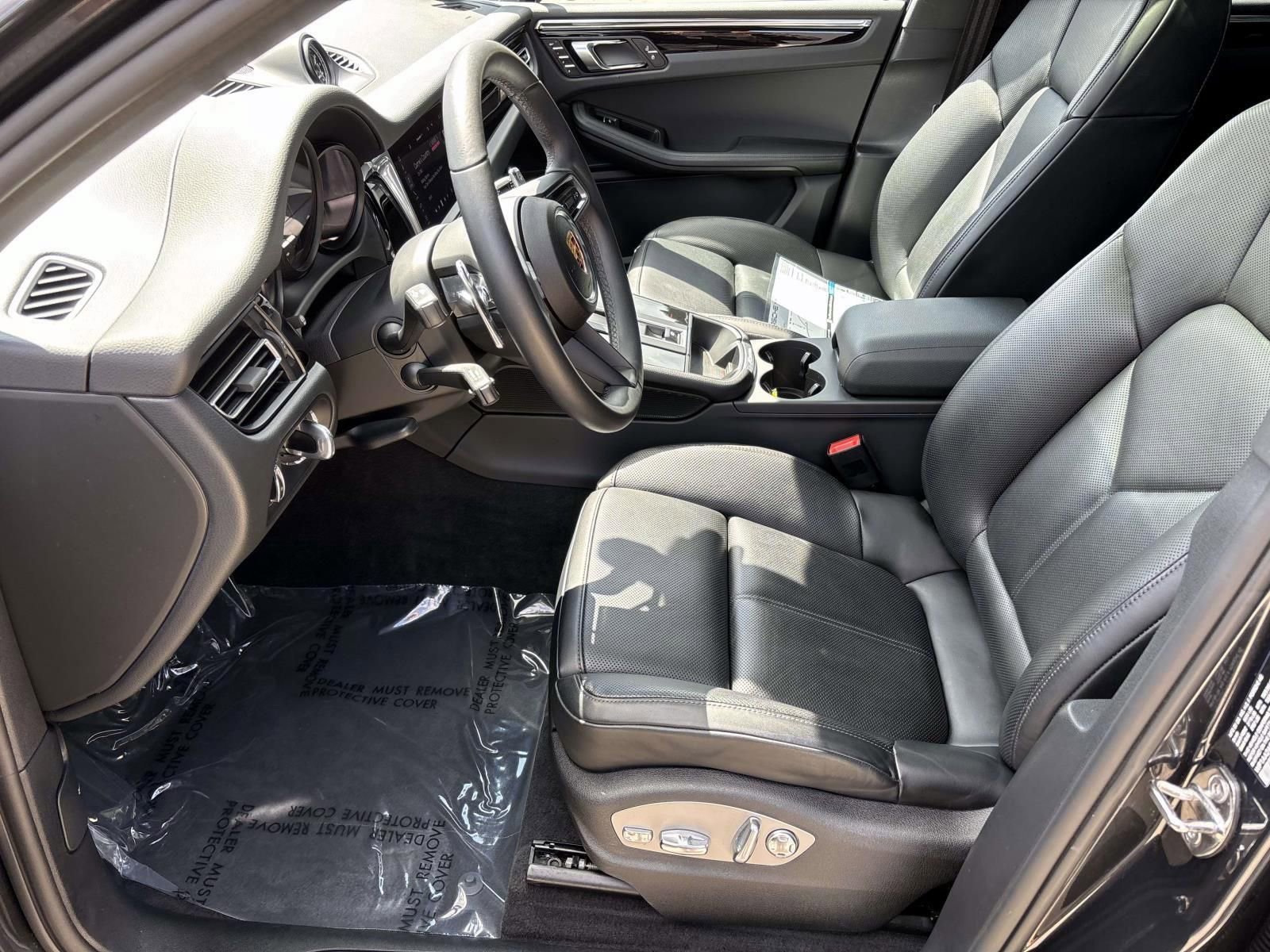 Used 2025 Porsche Macan image 20