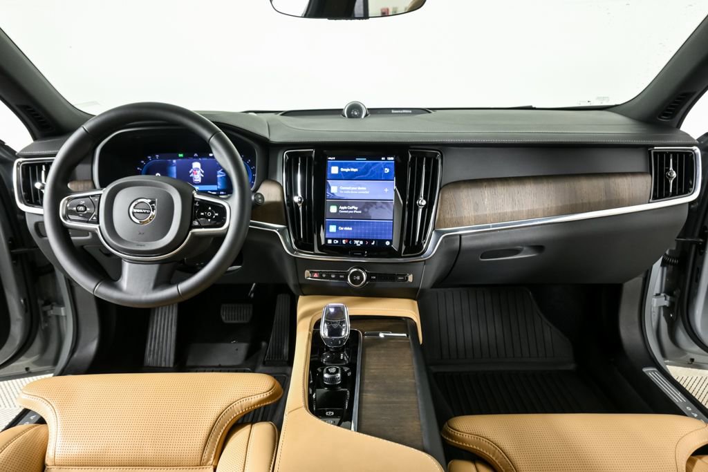 Certified 2024 Volvo V90 B6 Cross Country Ultimate w/ Protection Package Premier image 21