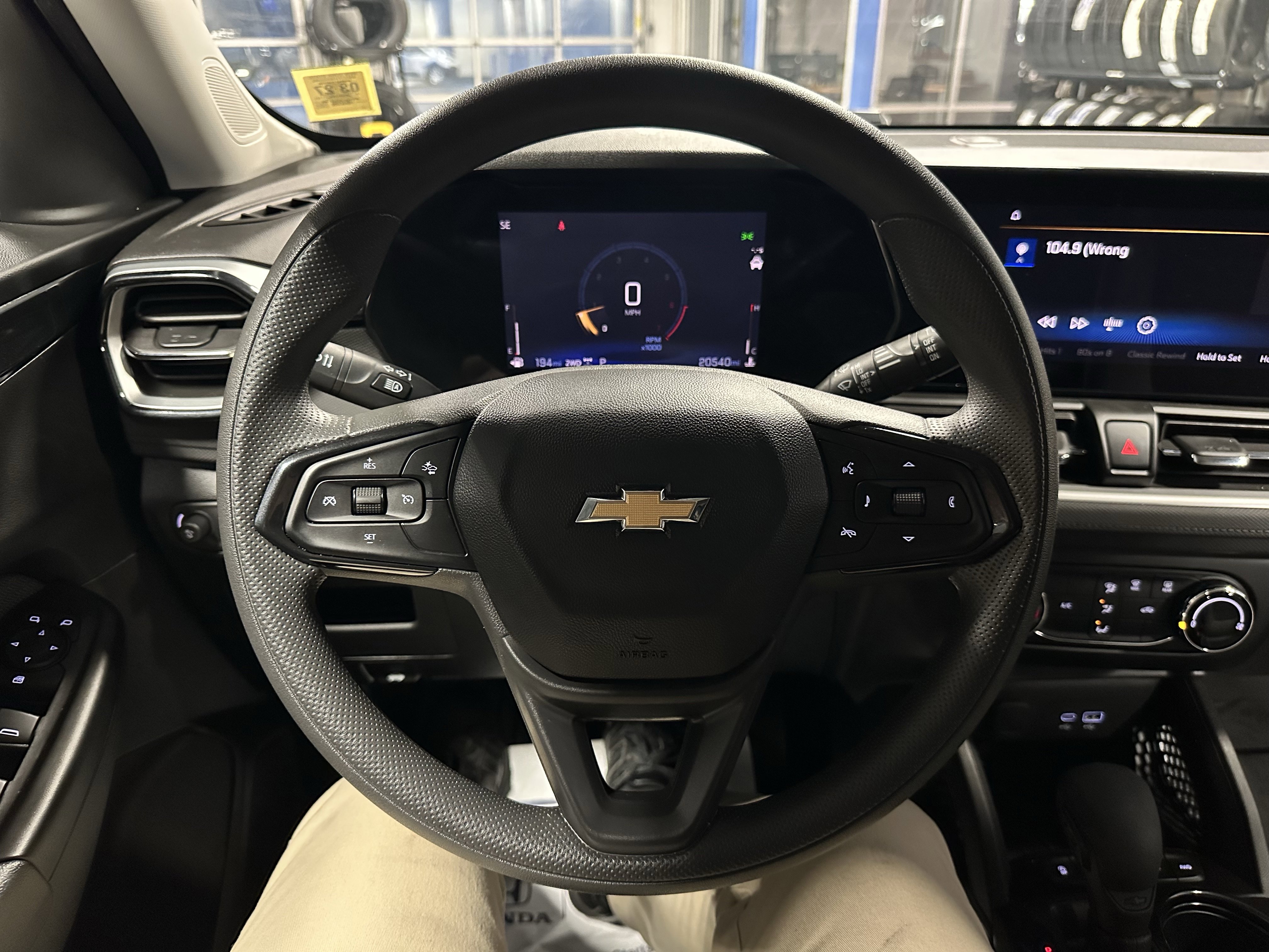 Used 2024 Chevrolet TrailBlazer LS w/ LS Convenience Package AWD/4WD image 9