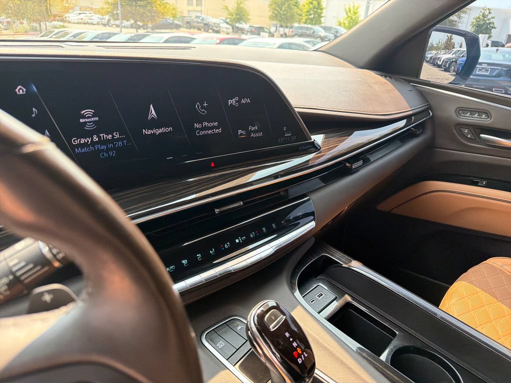Used 2021 Cadillac Escalade Premium Luxury AWD/4WD image 28
