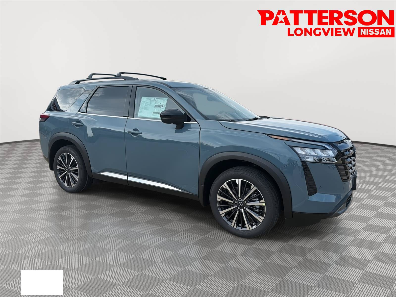 Used 2026 Nissan Pathfinder Platinum FWD image 1