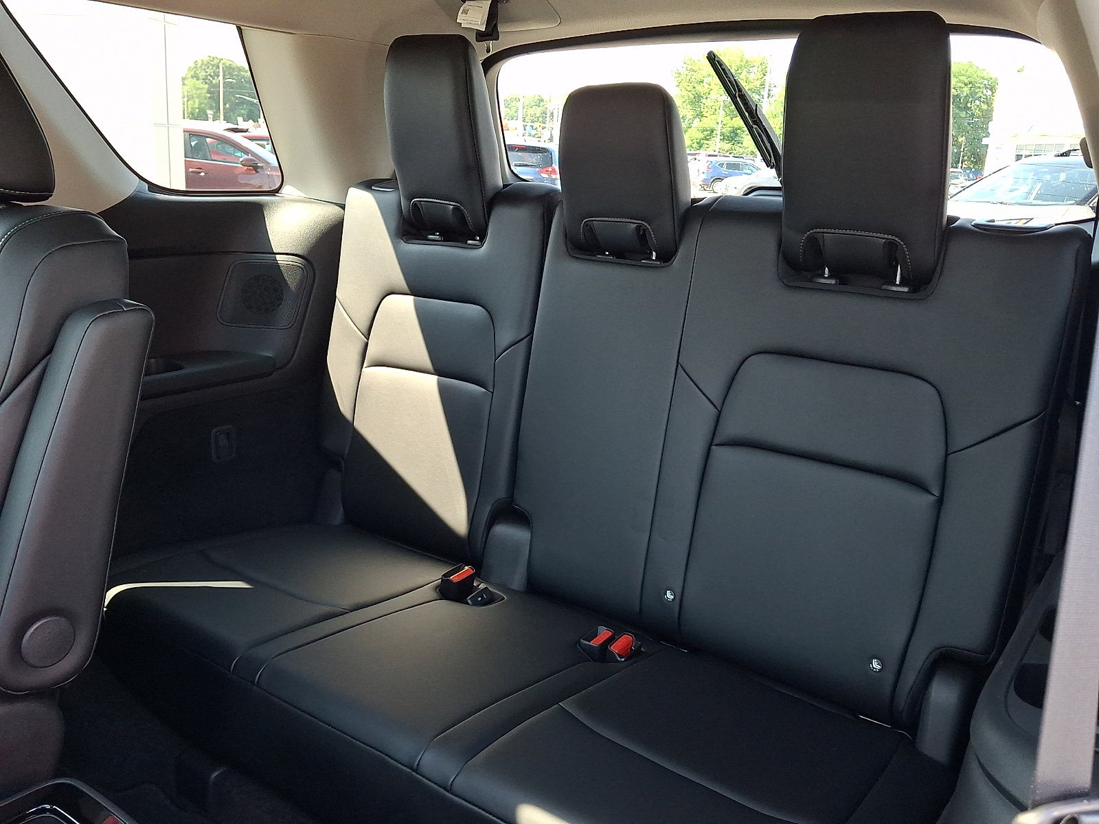 Certified 2024 Nissan Pathfinder Platinum AWD/4WD image 11