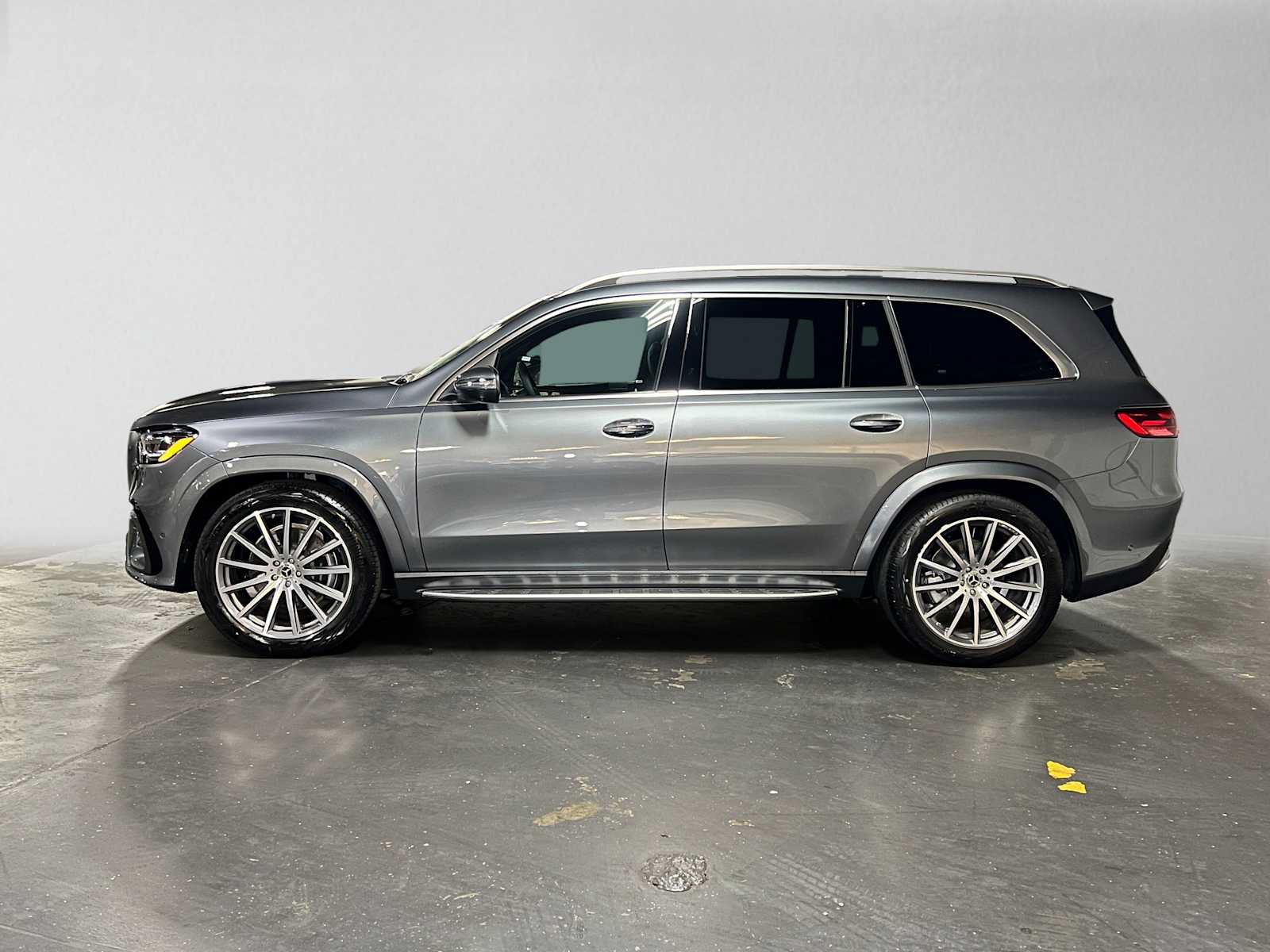 New 2026 Mercedes-Benz GLS 580 4MATIC image 6