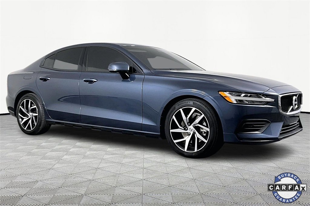 Used 2020 Volvo S60 T5 Momentum image 3