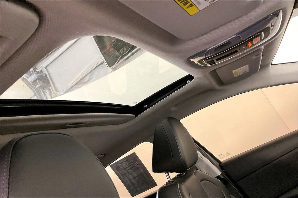 Used 2024 Hyundai Elantra Limited image 23
