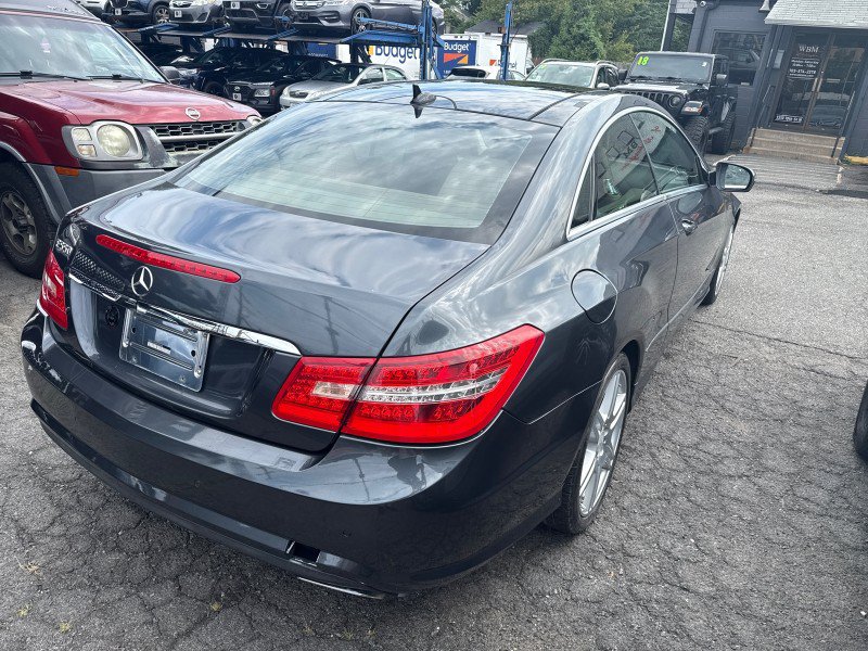 Used 2010 Mercedes-Benz E 550 Coupe image 5