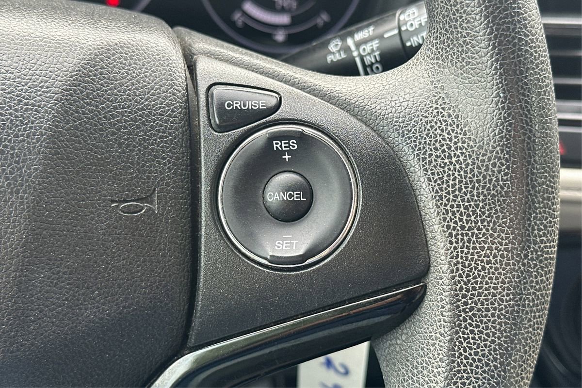 Used 2017 Honda HR-V LX image 30