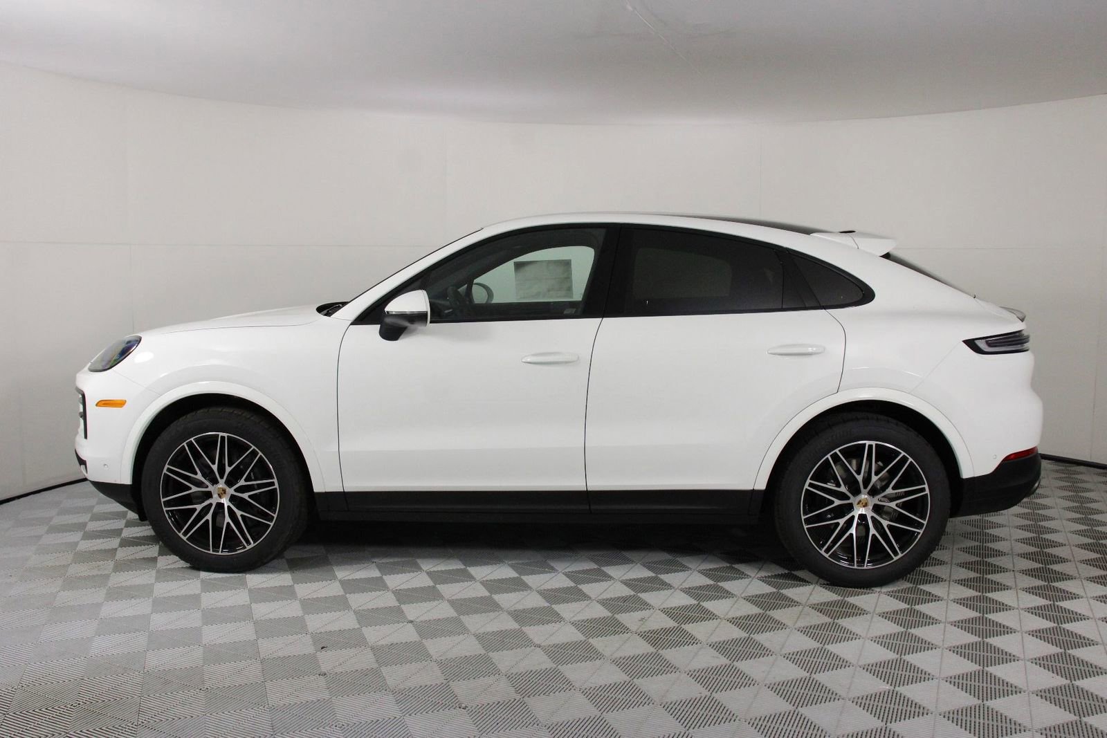 New 2026 Porsche Cayenne Coupe image 2