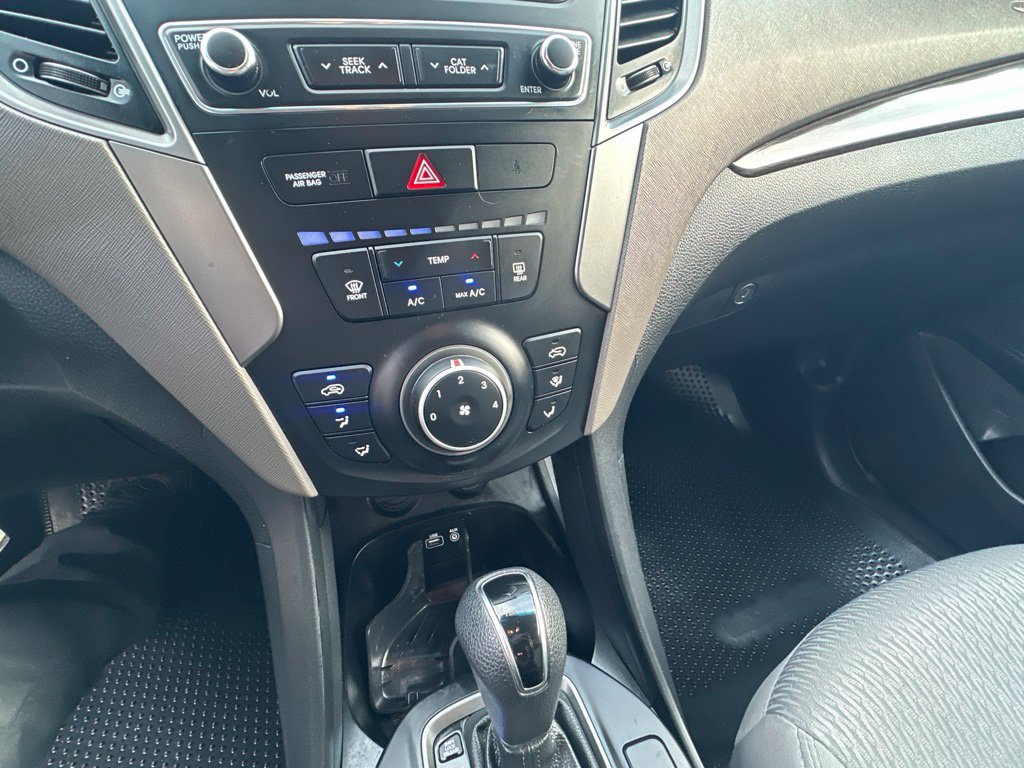 Used 2017 Hyundai Santa Fe Sport FWD image 17