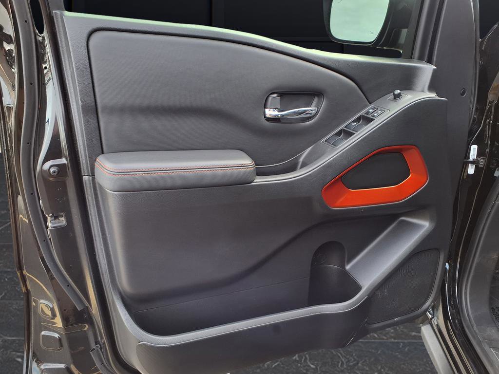 Used 2023 Nissan Frontier PRO-4X w/ Pro Convenience Package image 16