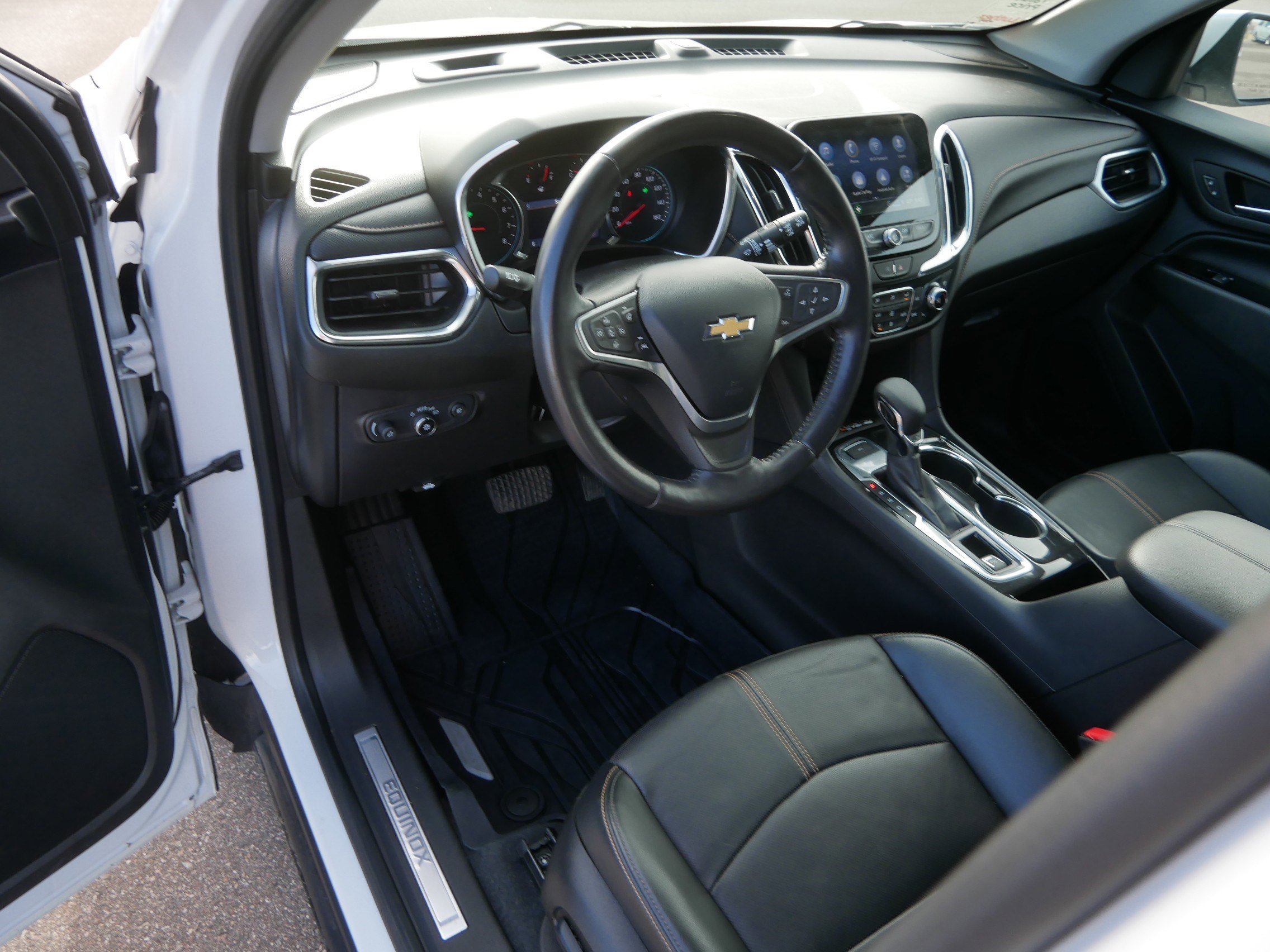 Used 2022 Chevrolet Equinox Premier image 19