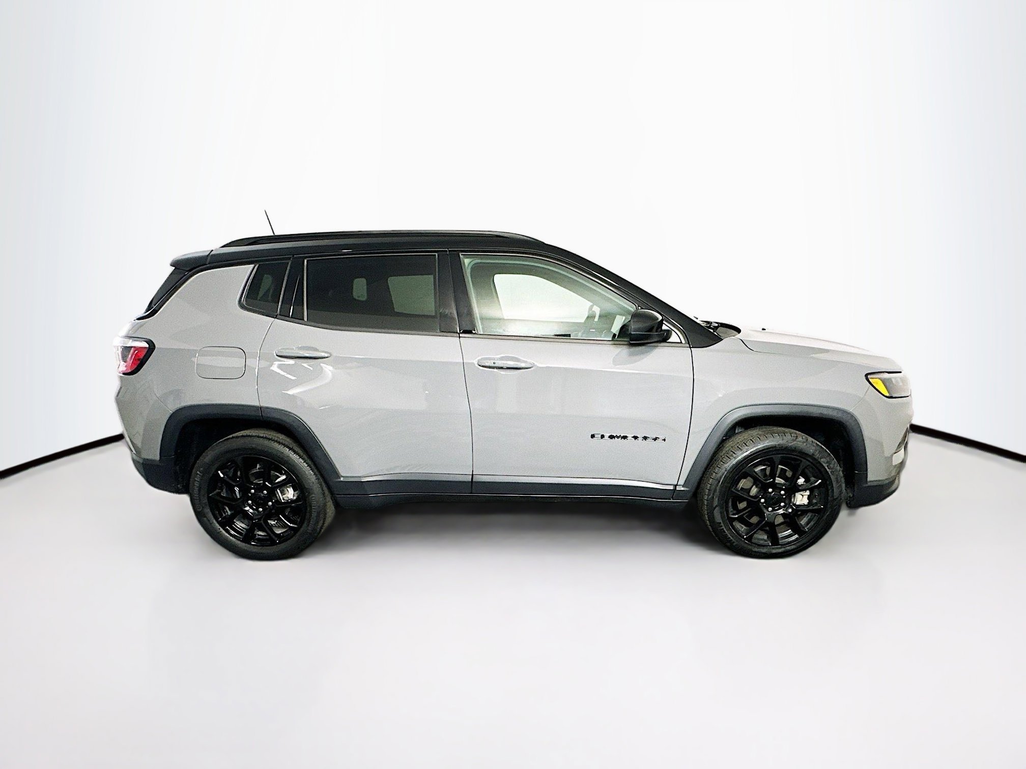 Used 2023 Jeep Compass Latitude AWD/4WD image 10