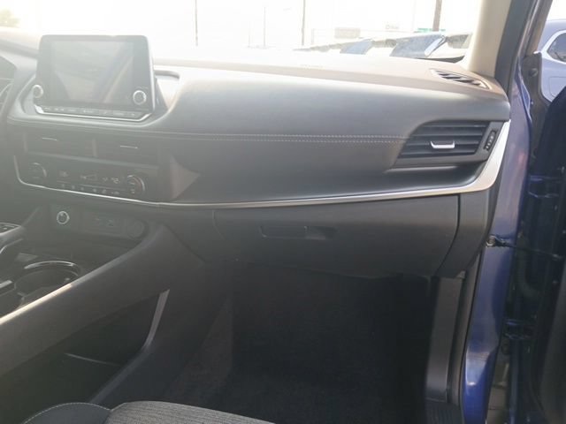 Used 2023 Nissan Rogue SV AWD/4WD image 17