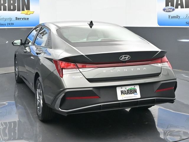 Used 2024 Hyundai Elantra SEL image 4