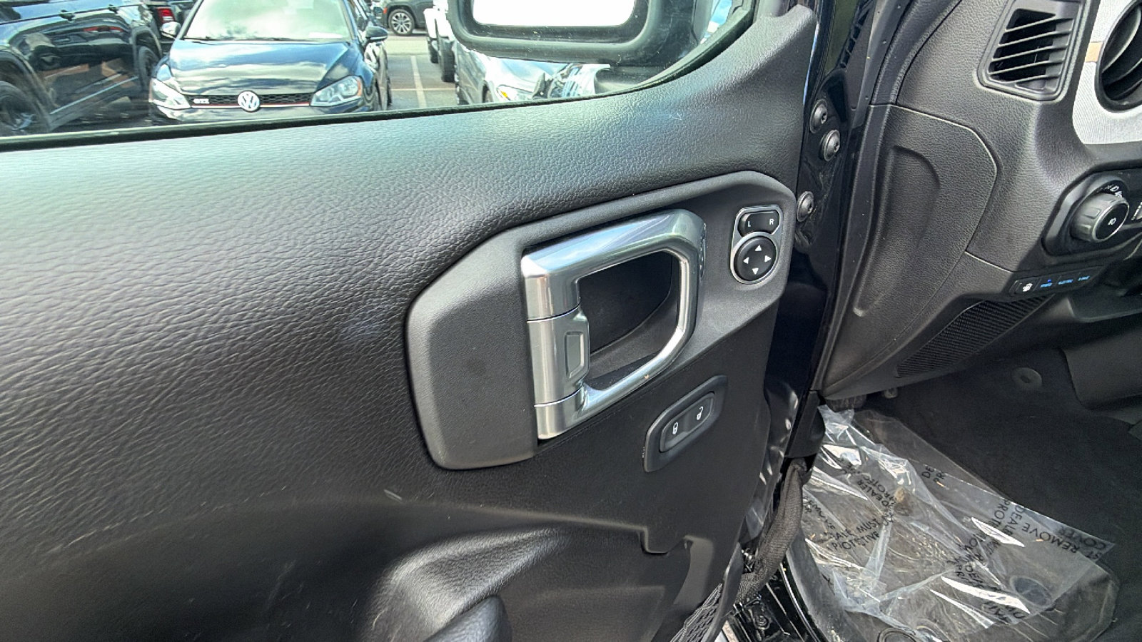 Used 2025 Jeep Wrangler Willys 4xe image 15