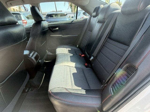 Used 2015 Toyota Camry SE FWD image 10