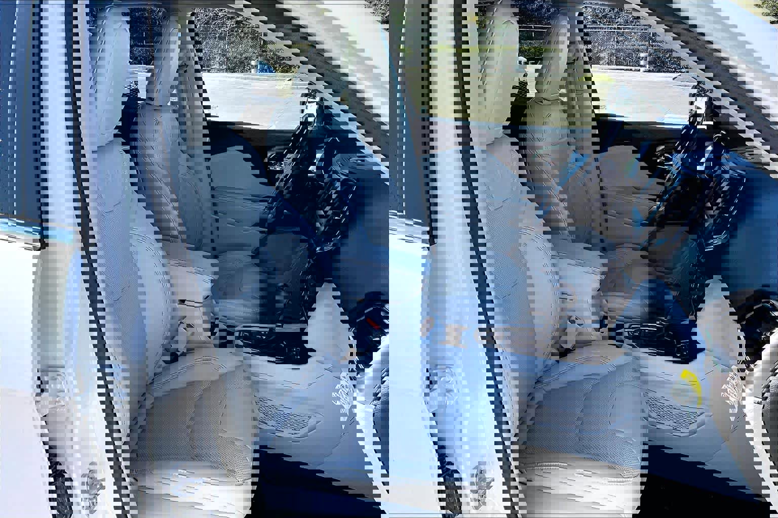 Used 2021 Jeep Cherokee Latitude Lux w/ Mopar Interior Package image 8