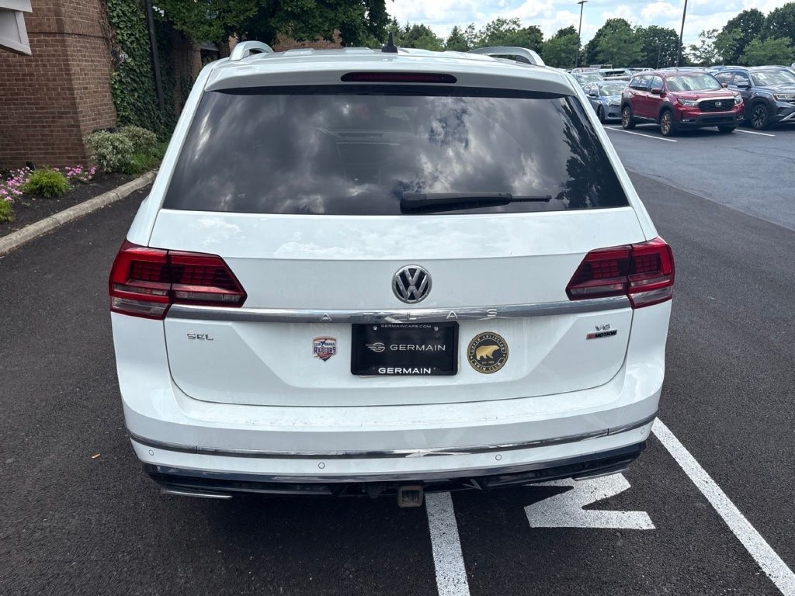 Used 2019 Volkswagen Atlas SEL R-Line AWD/4WD image 6
