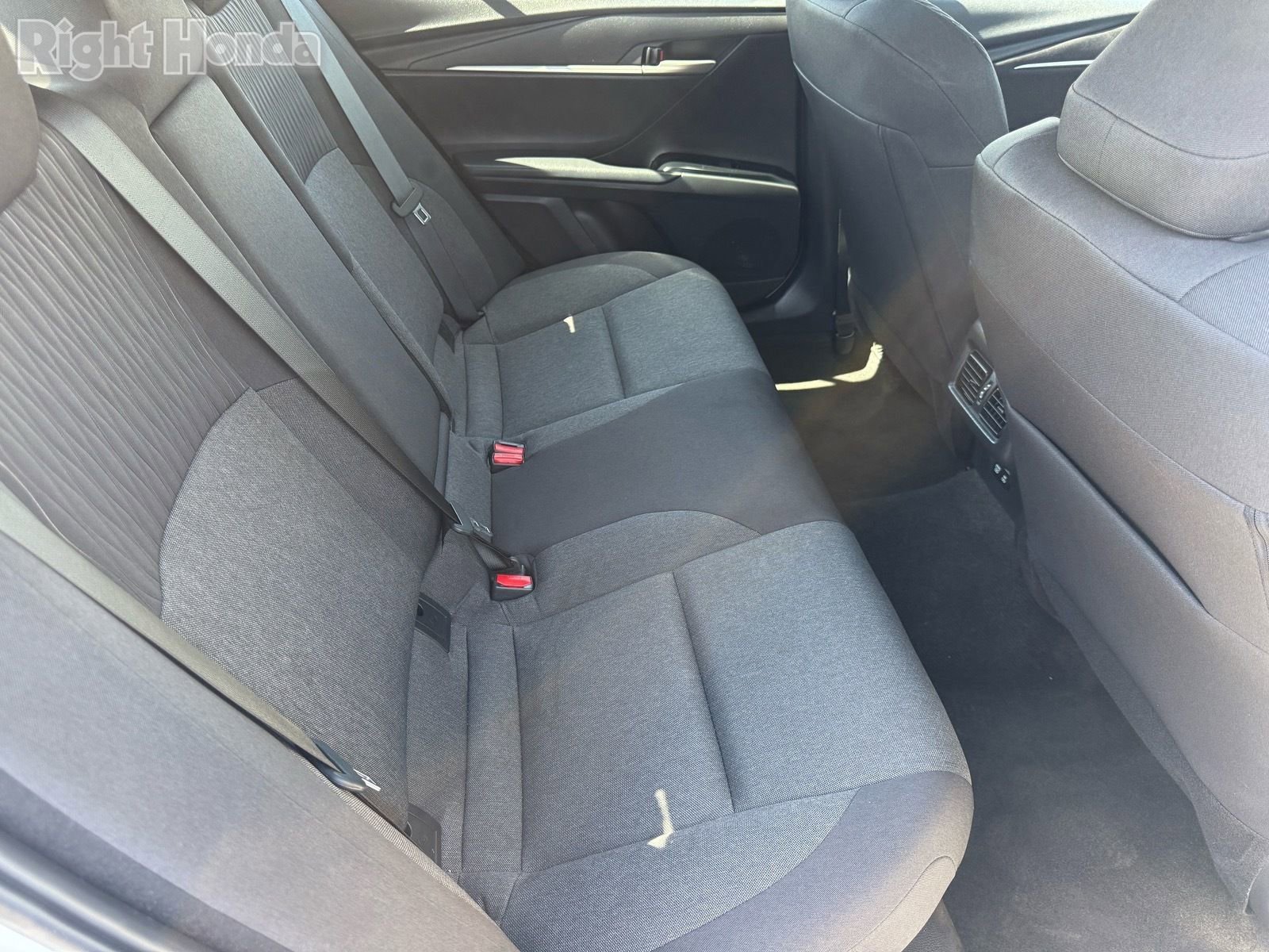 Used 2025 Toyota Camry LE image 29