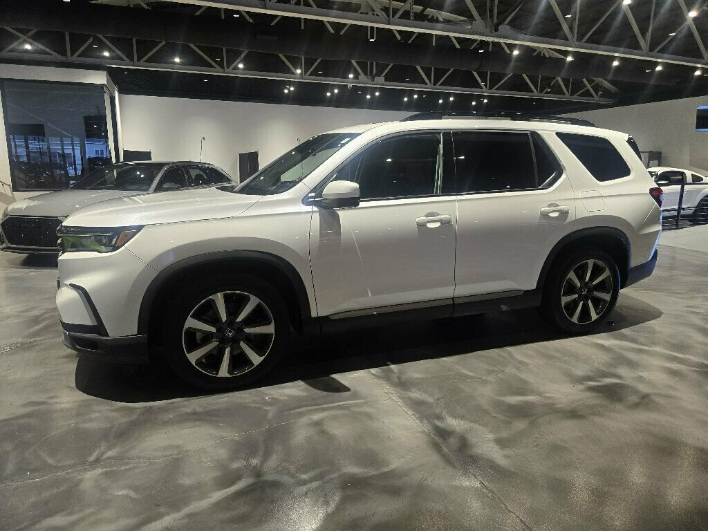 Used 2023 Honda Pilot Elite image 8