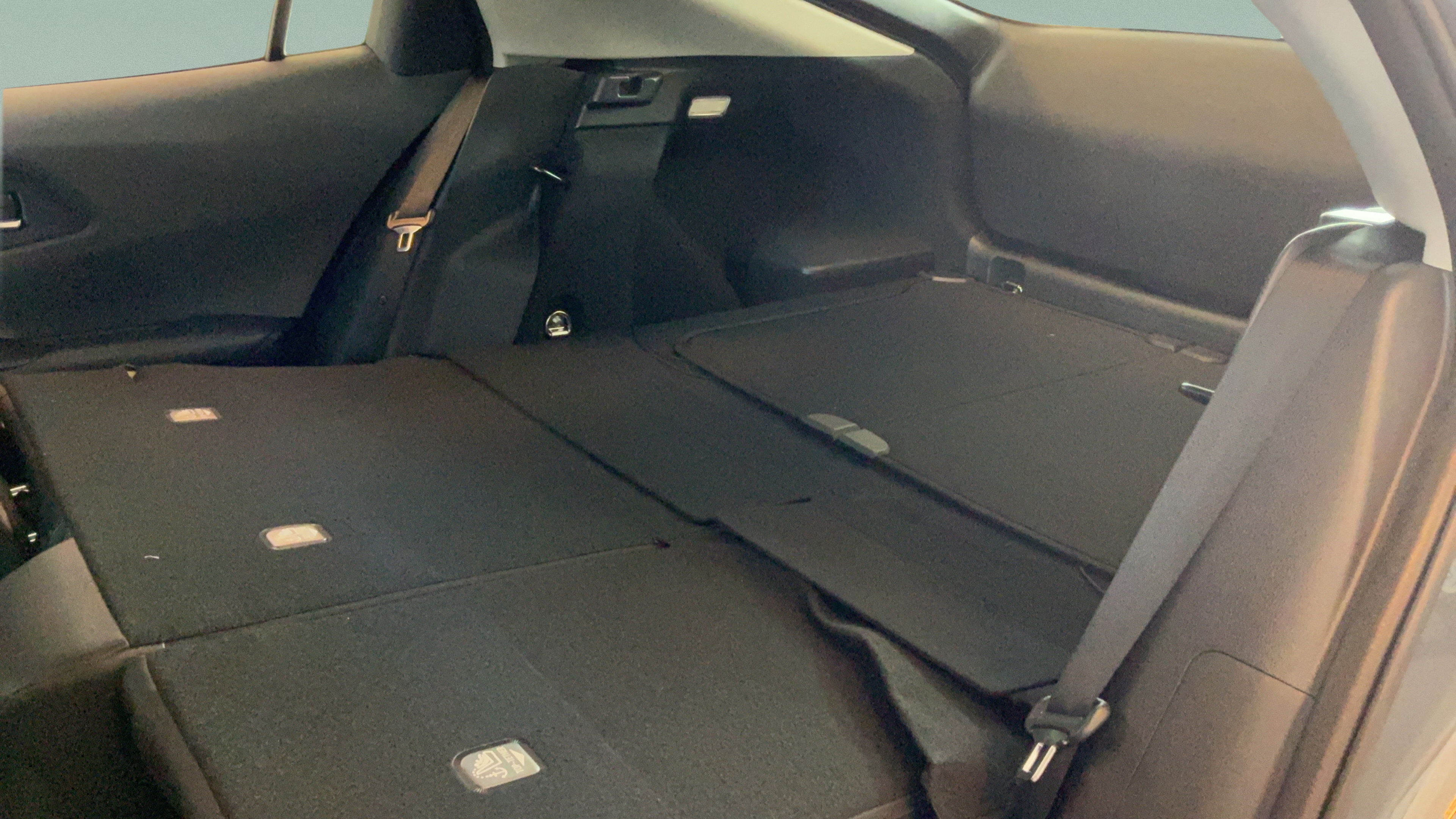 Certified 2025 Toyota Prius XLE FWD image 28