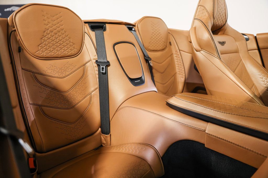 Used 2021 Aston Martin DBS Superleggera Volante image 27